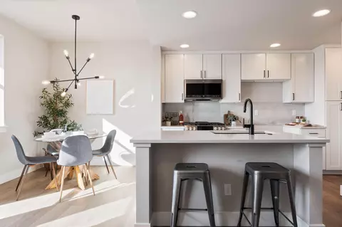 Kitchen - 20532 NEmpire Ave, Bend, OR 97701 photo 5 of 6