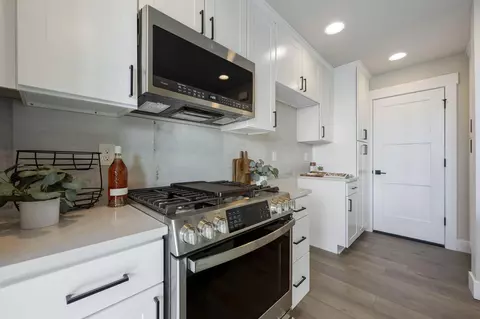 Kitchen - 20532 NEmpire Ave, Bend, OR 97701 photo 6 of 6