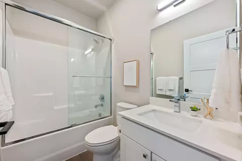 Bath - 20532 NEmpire Ave, Bend, OR 97701 photo 5 of 5