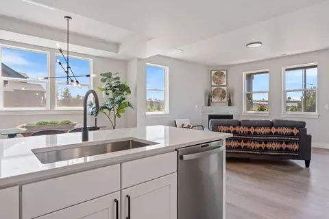 20536 NEmpire Ave, Bend, OR 97701 photo 9