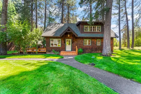25571 SW Suttle Sherman Rd #CABIN 11, Camp Sherman, OR 97730