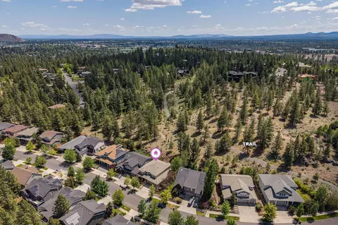 View/Area - 400 NW Flagline Dr, Bend, OR 97703 photo 6 of 11