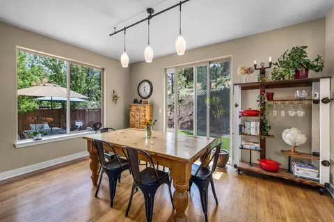 Dining - 400 NW Flagline Dr, Bend, OR 97703 photo 1 of 2