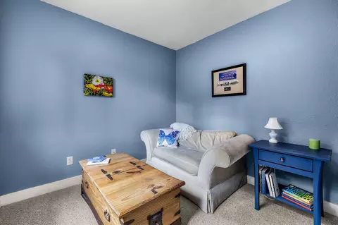 Bedroom - 400 NW Flagline Dr, Bend, OR 97703 photo 8 of 14
