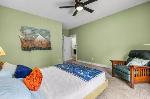 Bedroom - 400 NW Flagline Dr, Bend, OR 97703 photo 3 of 14