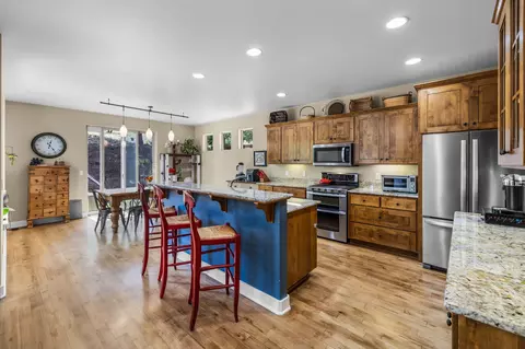 Kitchen - 400 NW Flagline Dr, Bend, OR 97703 photo 2 of 3