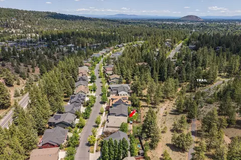 View/Area - 400 NW Flagline Dr, Bend, OR 97703 photo 5 of 11