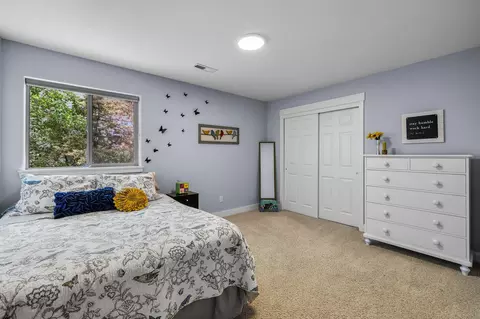 Bedroom - 400 NW Flagline Dr, Bend, OR 97703 photo 11 of 14