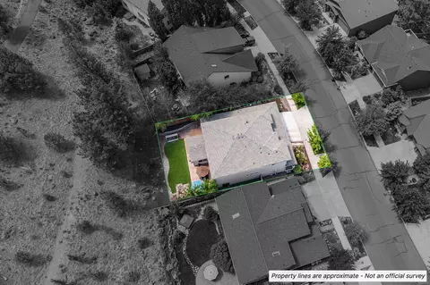 View/Area - 400 NW Flagline Dr, Bend, OR 97703 photo 10 of 11