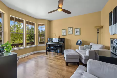 Living - 400 NW Flagline Dr, Bend, OR 97703 photo 1 of 9