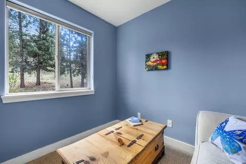 Bedroom - 400 NW Flagline Dr, Bend, OR 97703 photo 9 of 14