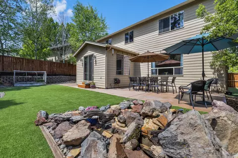 Exterior - 400 NW Flagline Dr, Bend, OR 97703 photo 10 of 15