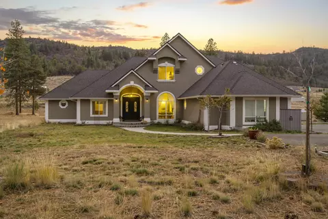 3808 Old Fort Rd, Klamath Falls, OR 97601