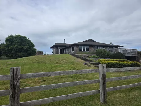 91146 Pioneer Farm Rd, Warrenton, OR 97146