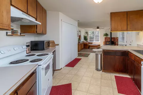 20629 Whitewing Ct, Bend, OR 97701 photo 4