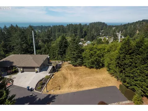 7774 Zoe Dr, Brookings, OR 97415