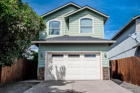 1300 Dixie Ln, Medford, OR 97501