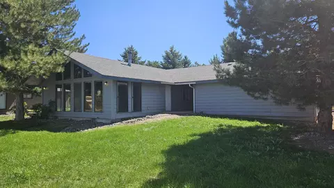 424 NW Birdie Ln, Madras, OR 97741