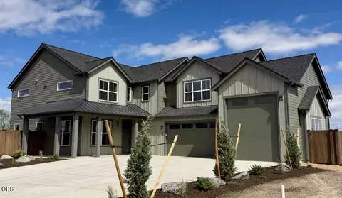 4317 SW Reindeer Ave #LOT 11, Redmond, OR 97756
