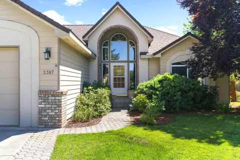 2387 NE Lakeridge Dr, Bend, OR 97701