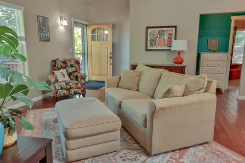 Entry Way - 63752 Hunters Cir, Bend, OR 97701 photo 1 of 1