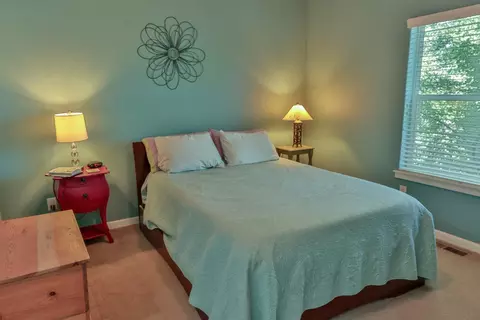 Bedroom - 63752 Hunters Cir, Bend, OR 97701 photo 1 of 3