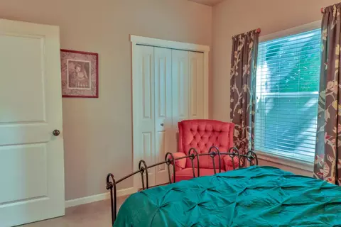Bedroom - 63752 Hunters Cir, Bend, OR 97701 photo 3 of 3