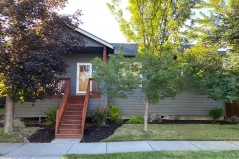 63752 Hunters Cir, Bend, OR 97701