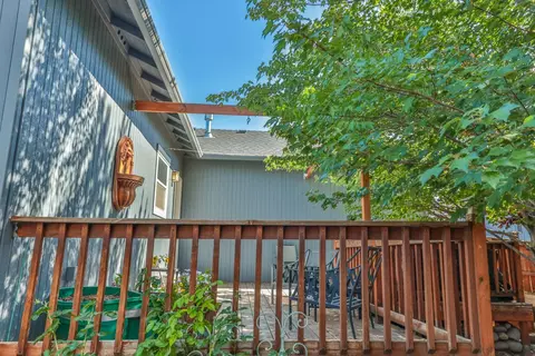 Exterior - 63752 Hunters Cir, Bend, OR 97701 photo 7 of 7
