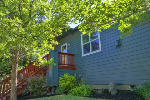 Exterior - 63752 Hunters Cir, Bend, OR 97701 photo 2 of 7