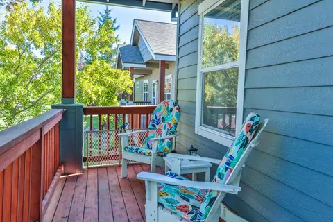 Exterior - 63752 Hunters Cir, Bend, OR 97701 photo 3 of 7