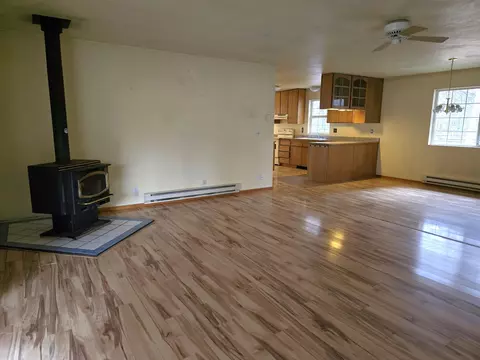 16066 Dyke Rd, La Pine, OR 97739 photo 2