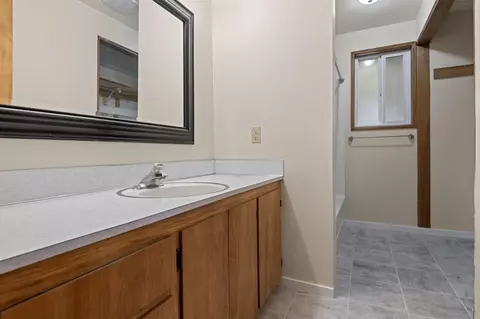 Bath - 62540 Eagle Rd, Bend, OR 97701 photo 3 of 3