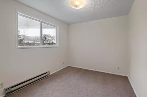 Bedroom - 62540 Eagle Rd, Bend, OR 97701 photo 3 of 5
