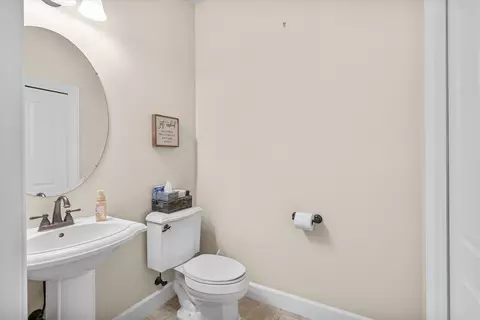 Bath - 1159 Rustler Peak St, Central Point, OR 97502 photo 4 of 4