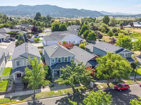 View/Area - 1159 Rustler Peak St, Central Point, OR 97502 photo 1 of 13