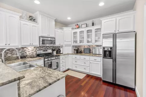 Kitchen - 1159 Rustler Peak St, Central Point, OR 97502 photo 2 of 4