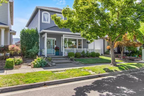 1159 Rustler Peak St, Central Point, OR 97502