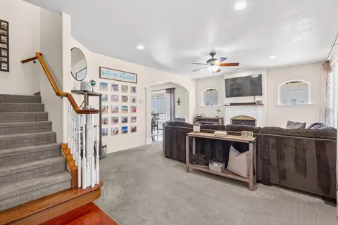 Entry Way - 1159 Rustler Peak St, Central Point, OR 97502 photo 1 of 1