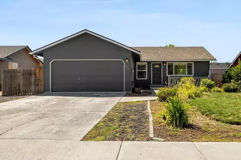 3016 SW Pumice Pl, Redmond, OR 97756