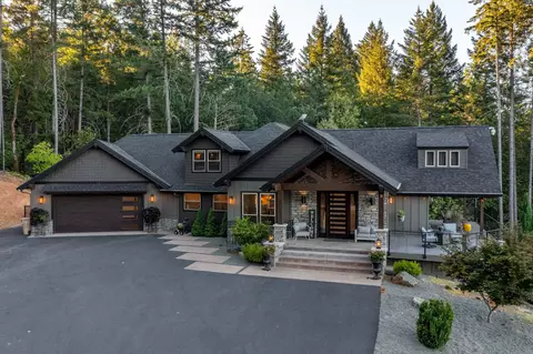 515 Bonnie Ln, Grants Pass, OR 97527