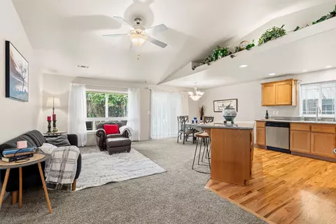 1735 Pearl Eye Ln, Medford, OR 97504