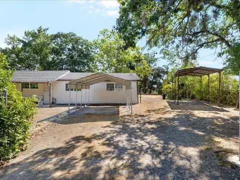 Exterior - 6554 Downing Rd, Central Point, OR 97502 photo 2 of 11