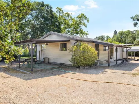 Exterior - 6554 Downing Rd, Central Point, OR 97502 photo 10 of 11