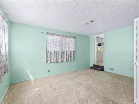Bedroom - 6554 Downing Rd, Central Point, OR 97502 photo 4 of 6