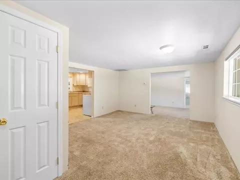 Living - 6554 Downing Rd, Central Point, OR 97502 photo 1 of 4