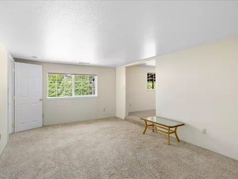 Living - 6554 Downing Rd, Central Point, OR 97502 photo 4 of 4