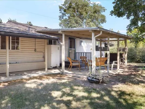 Exterior - 6554 Downing Rd, Central Point, OR 97502 photo 7 of 11