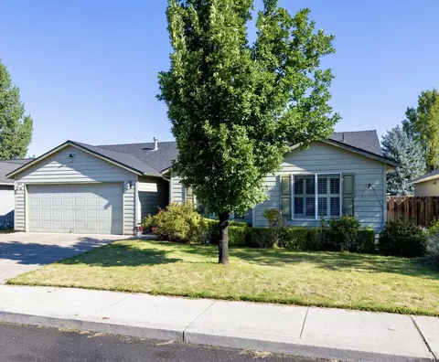 835 NE Nickernut Ave, Redmond, OR 97756