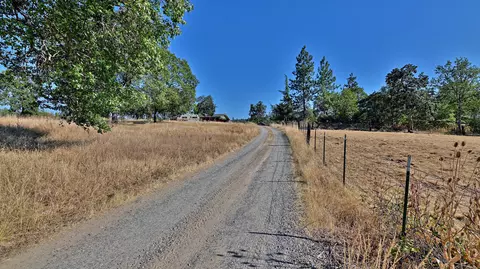 1300 Worthington Rd, Eagle Point, OR 97524 photo 22